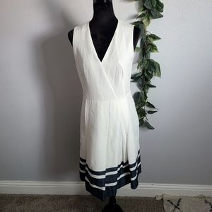 Akris Punto Ivory and Navy V-Neck Midi Dress